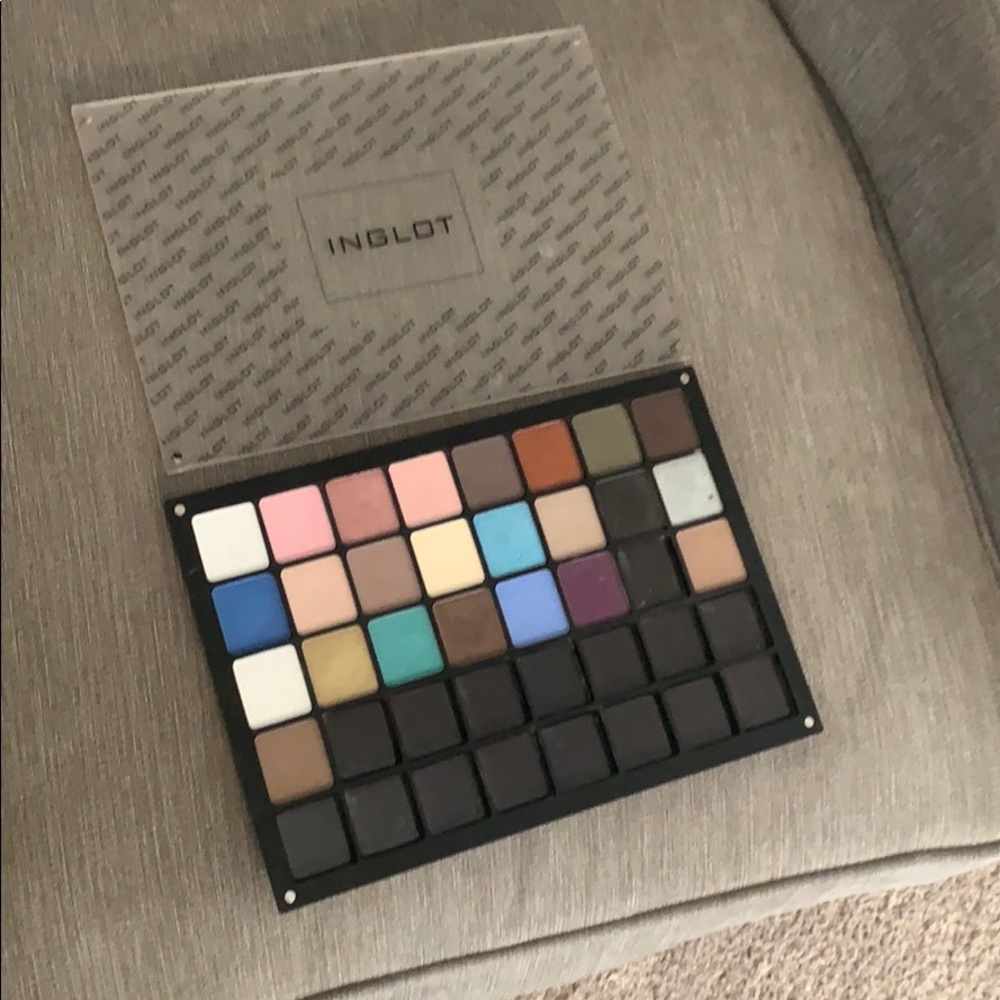 Inglot Eyeshadows and Freedom Palette